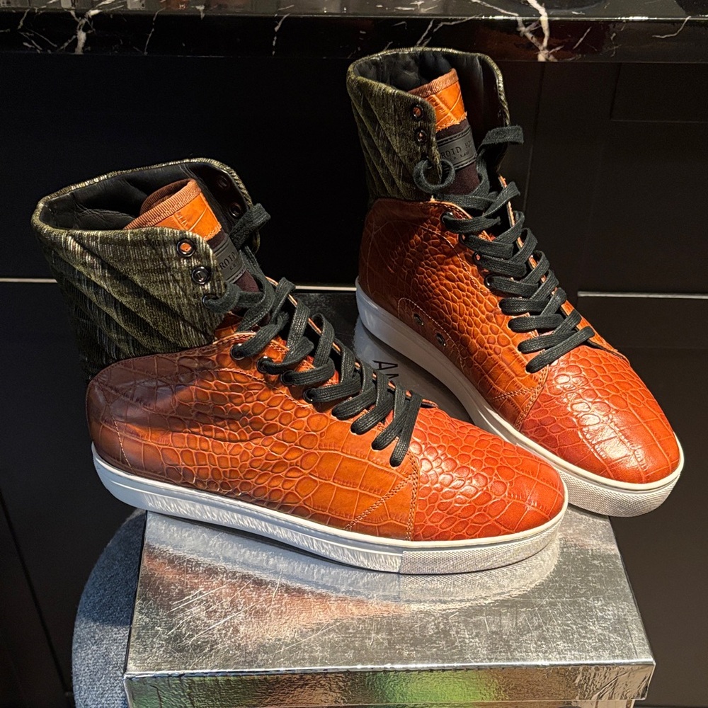 Android Homme Brown & Green Crocodile Print High Sneakers. Mens 8, Womens 9.5.